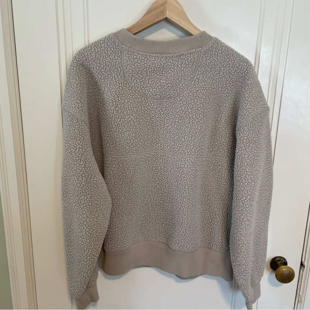 Everlane Cream Sherpa Fleece Teddy Crew‎ Neck Sweater Size M - Picture 4 of 5